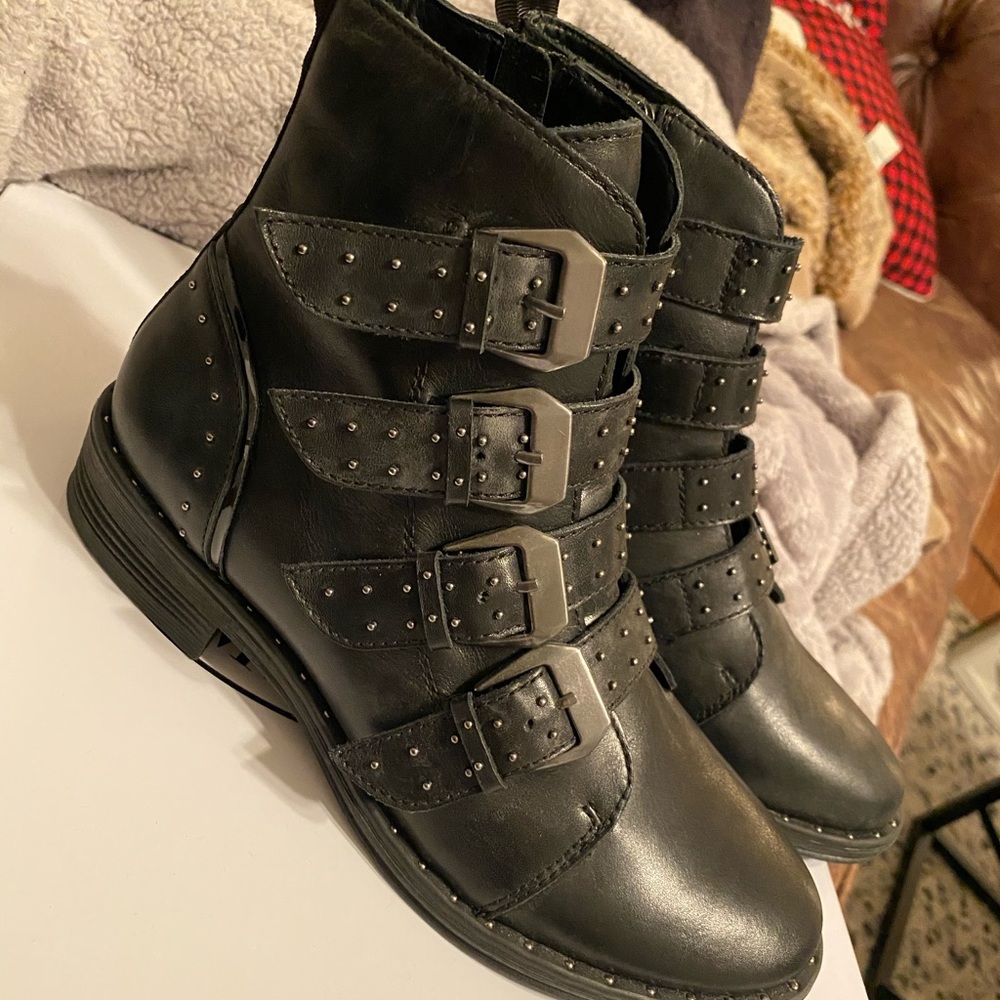 Steve Madden boots